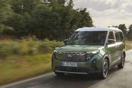 Mehr Reichweite für Familienalltag oder Handwerkertour: Ford Pro wertet E-Tourneo und E-Transit Courier auf